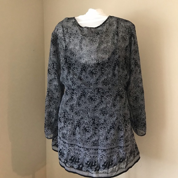 Maternity Blouse with matching black cami - Picture 2 of 3